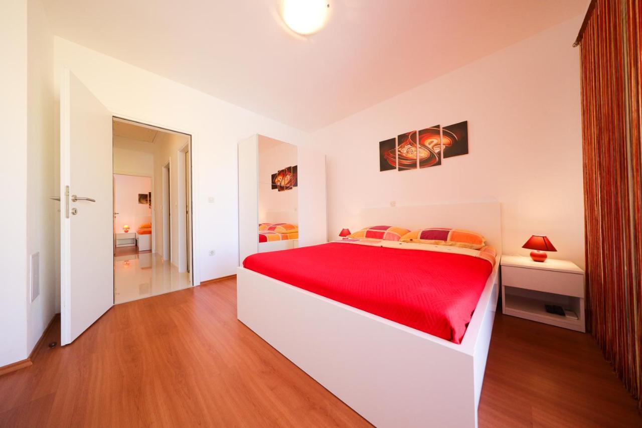 Villa Pino With Pool, Sauna & Jacuzzi Petrcane Exterior photo